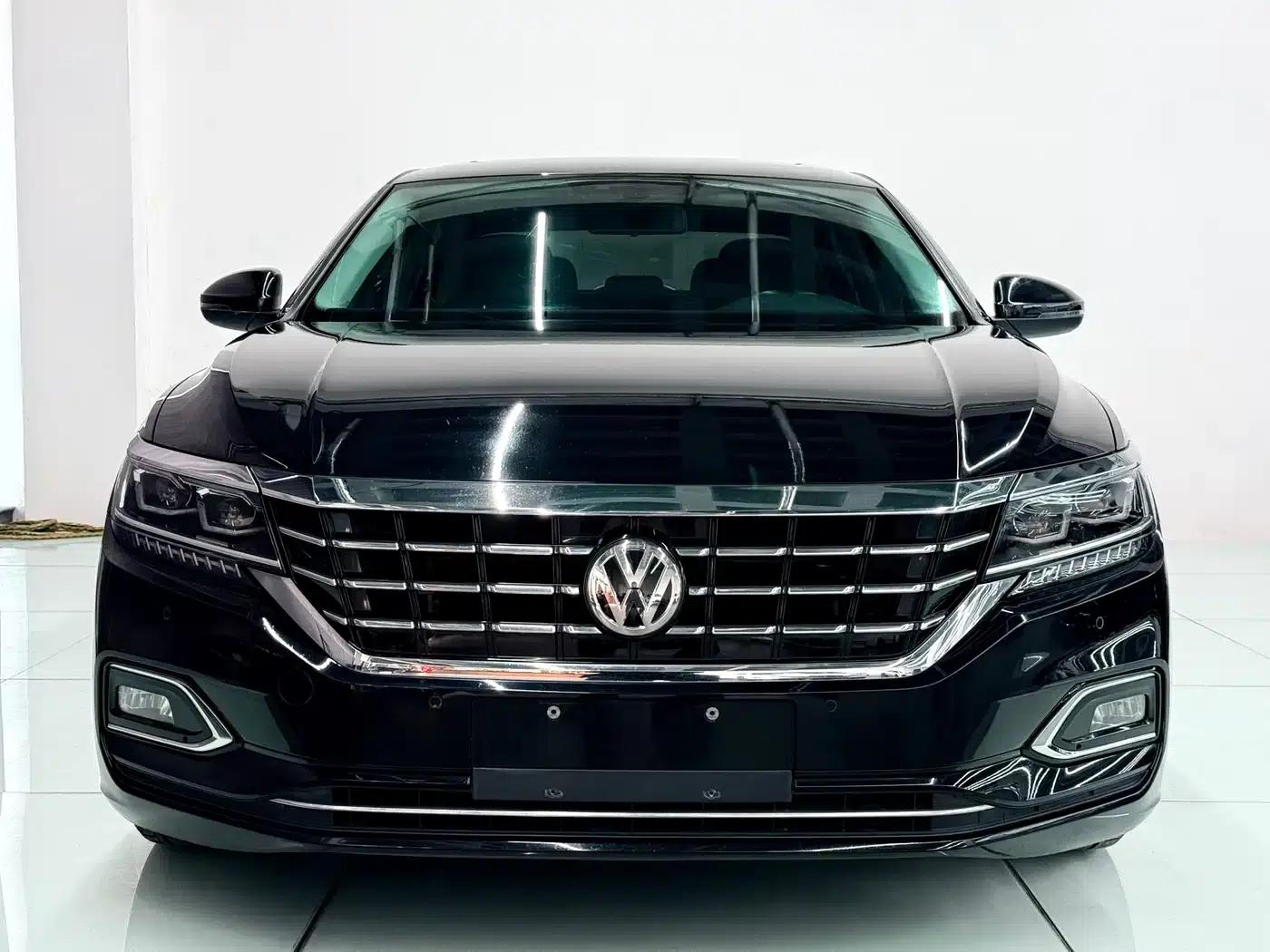 2020 Volkswagen Passat 330TSI Luxury Edition (China VI Emission Standard) — миниатюра 1
