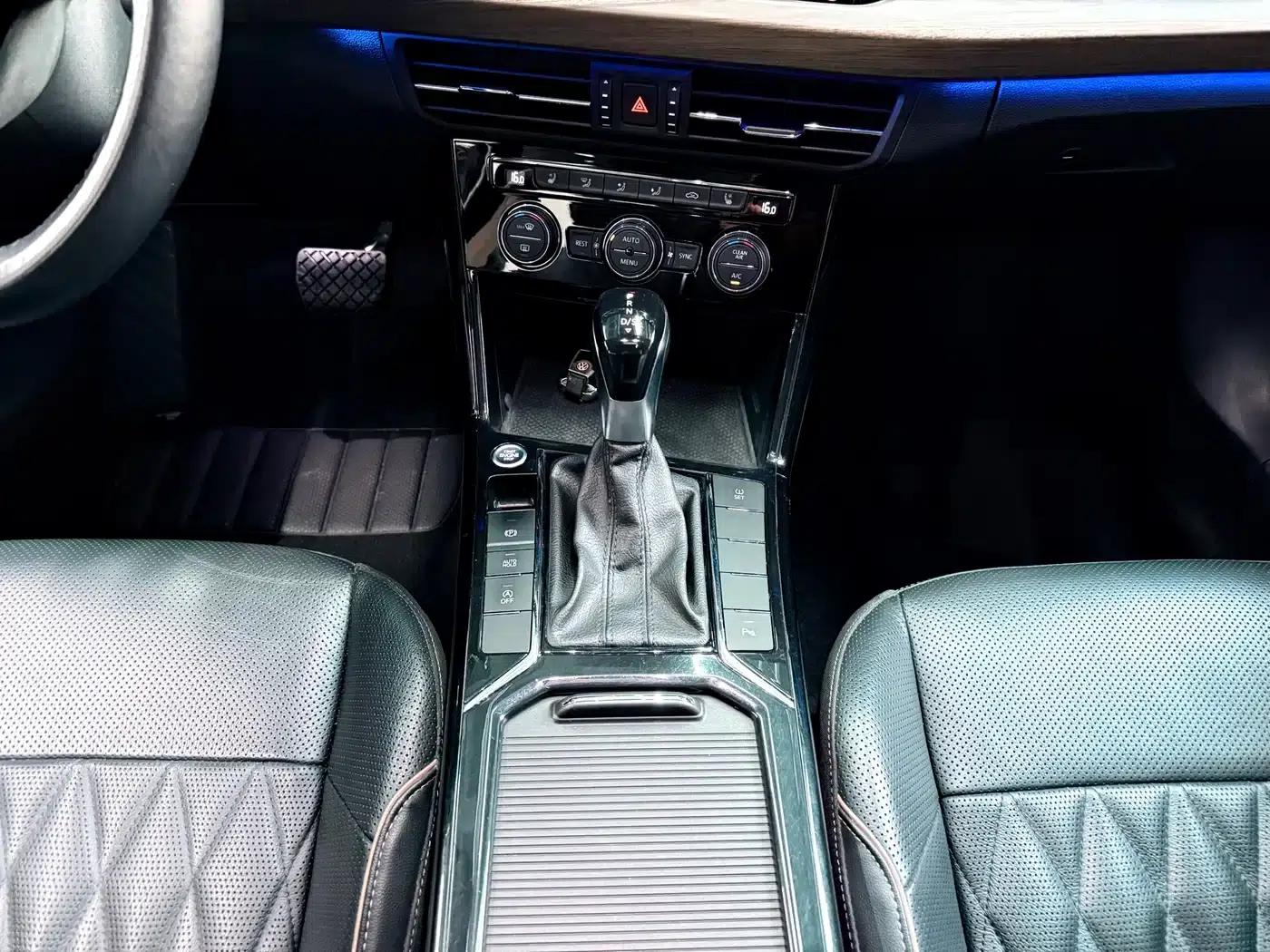 2020 Volkswagen Passat 330TSI Luxury Edition (China VI Emission Standard) — миниатюра 16