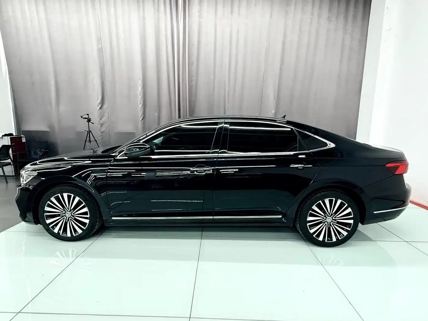 2020 Volkswagen Passat 330TSI Luxury Edition (China VI Emission Standard) — миниатюра 3