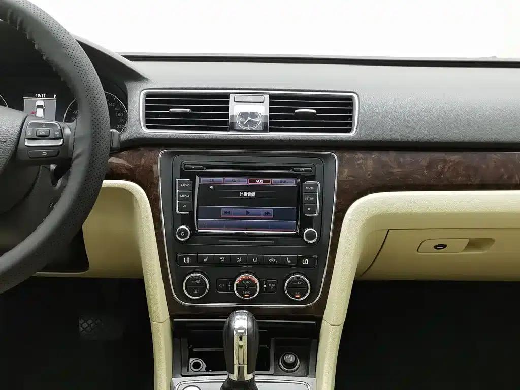 2013 Passat 1.8TSI DSG Royal Edition — миниатюра 12