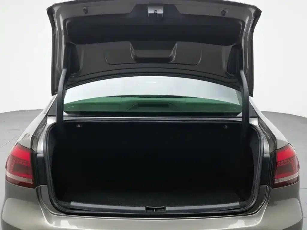 2013 Passat 1.8TSI DSG Royal Edition — миниатюра 16