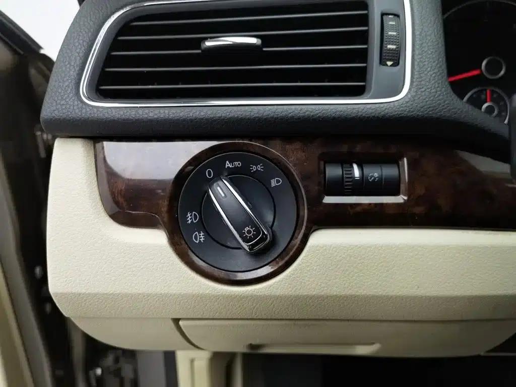 2013 Passat 1.8TSI DSG Royal Edition — миниатюра 21