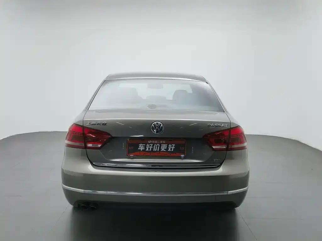 2013 Passat 1.8TSI DSG Royal Edition — миниатюра 4