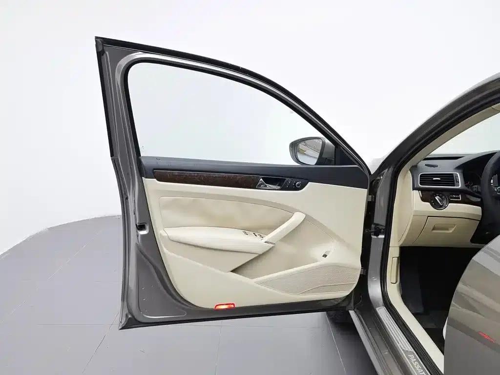 2013 Passat 1.8TSI DSG Royal Edition — миниатюра 8