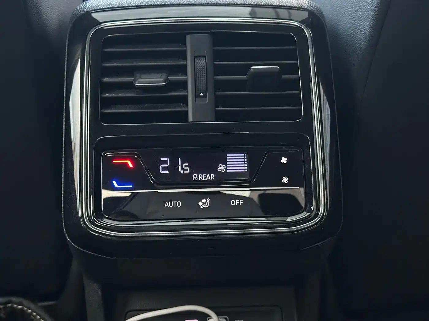 2023 Passat 280TSI Elite Edition — миниатюра 14