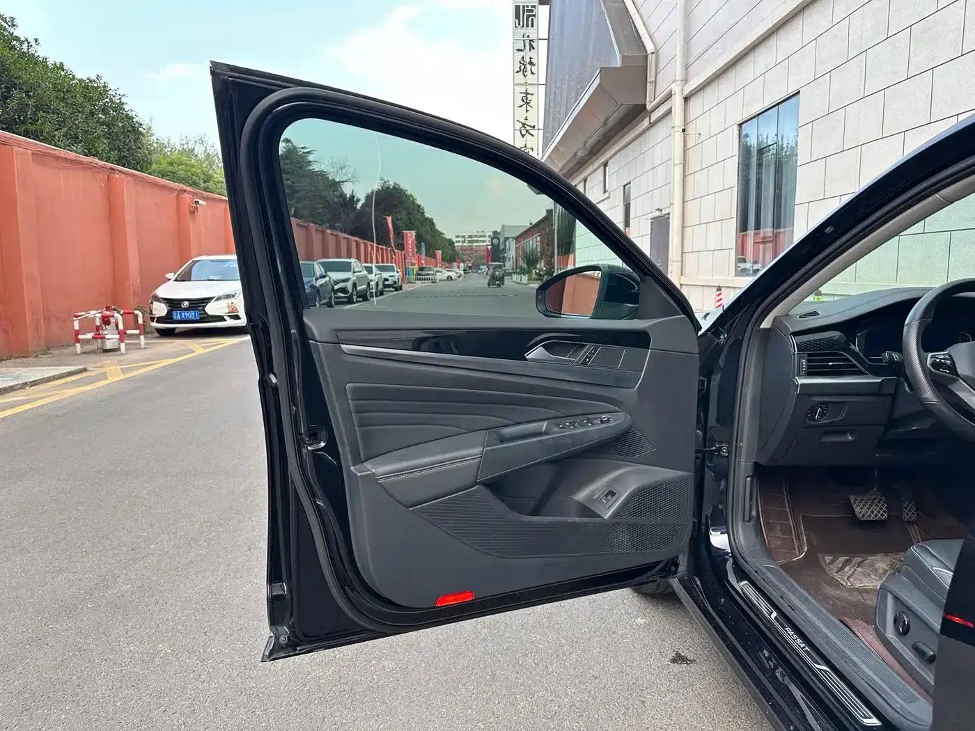 2023 Passat 280TSI Elite Edition — миниатюра 19