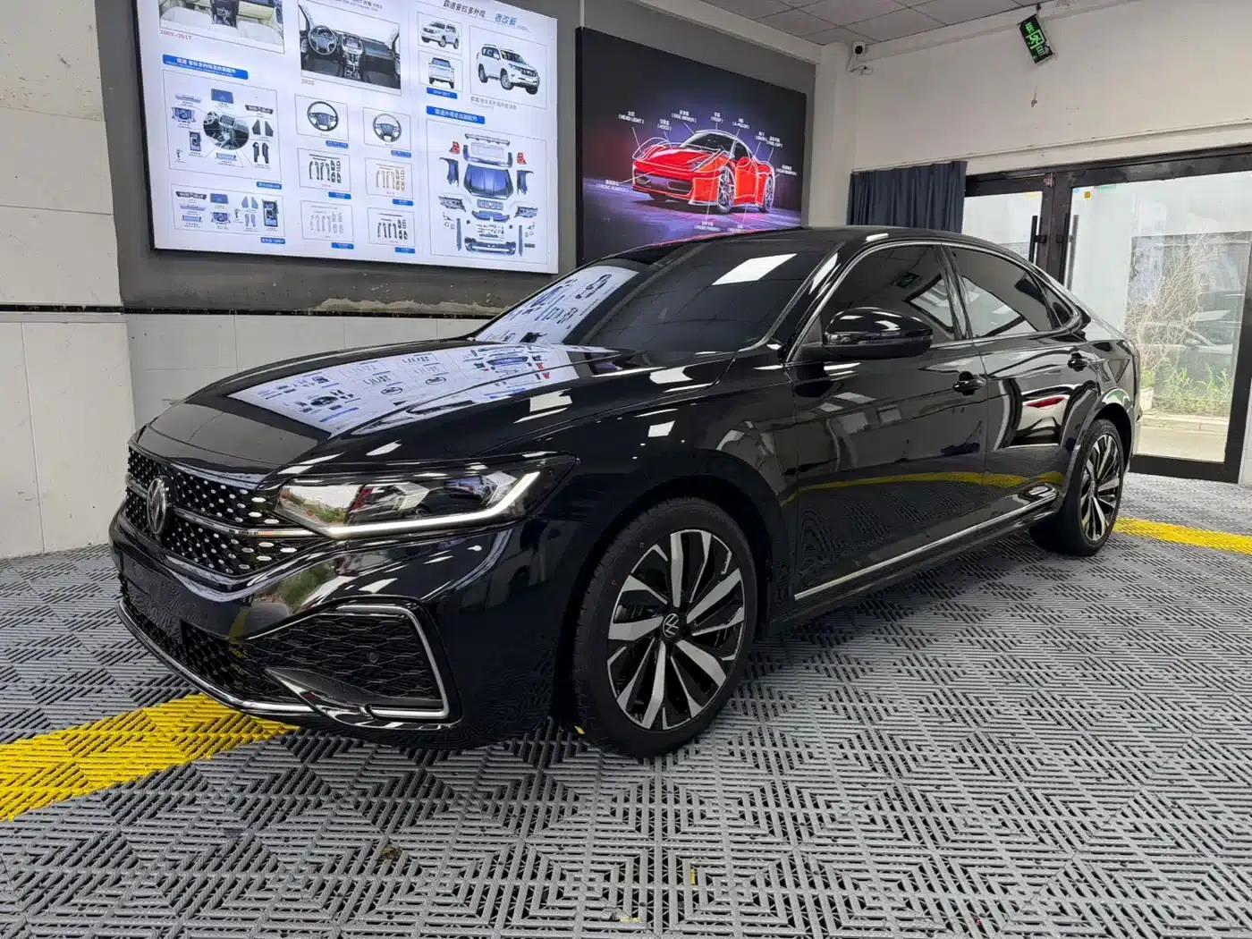 2023 Passat 280TSI Business Edition — миниатюра 1