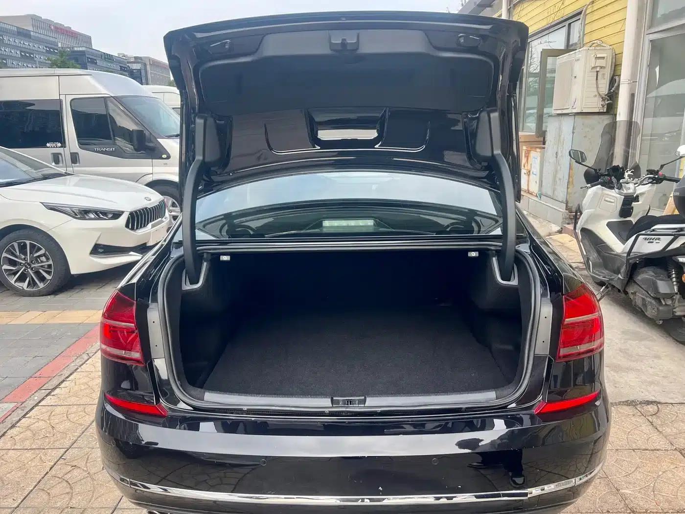 2017 Passat 330TSI DSG Premium Edition — миниатюра 14