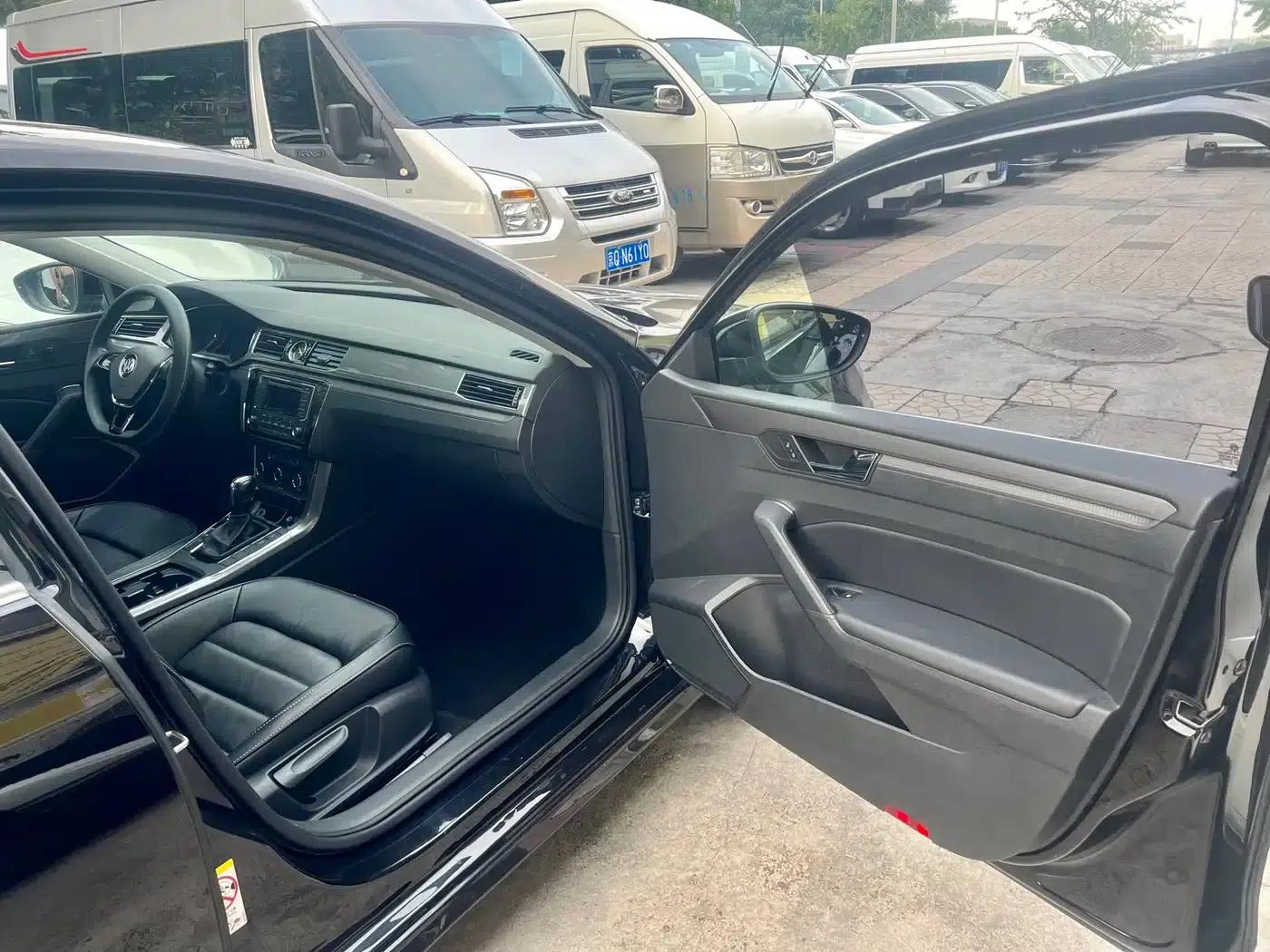 2017 Passat 330TSI DSG Premium Edition — миниатюра 18