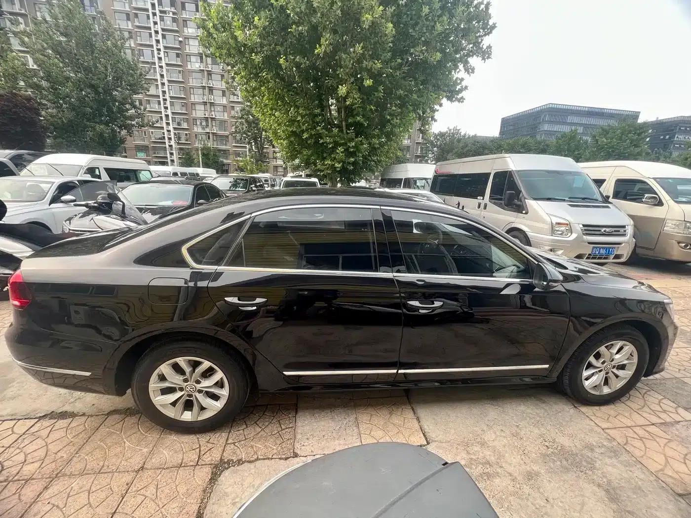 2017 Passat 330TSI DSG Premium Edition — миниатюра 4