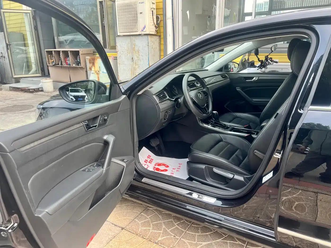 2017 Passat 330TSI DSG Premium Edition — миниатюра 9