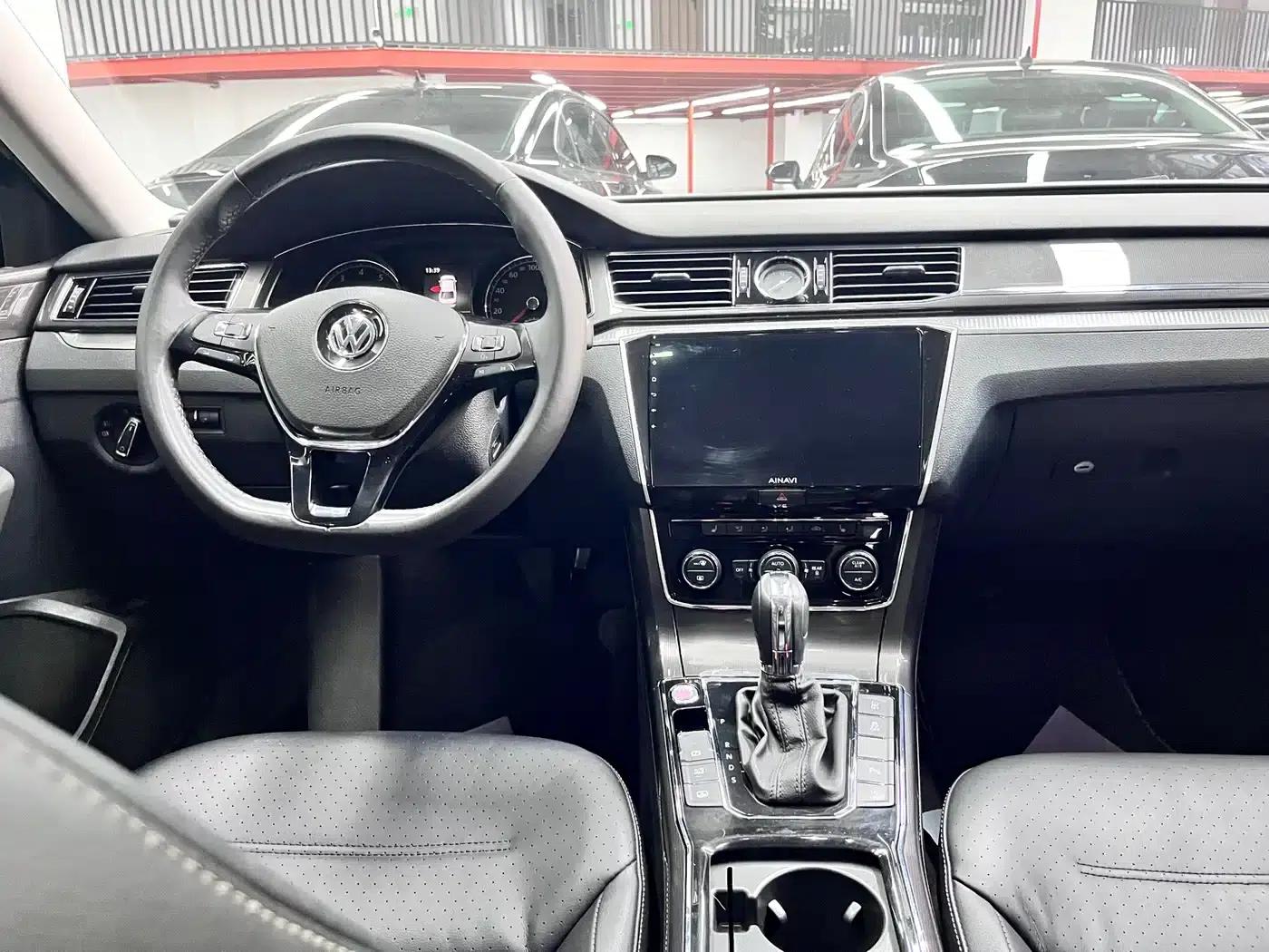 2017 Passat 330TSI DSG Royal Edition — миниатюра 11