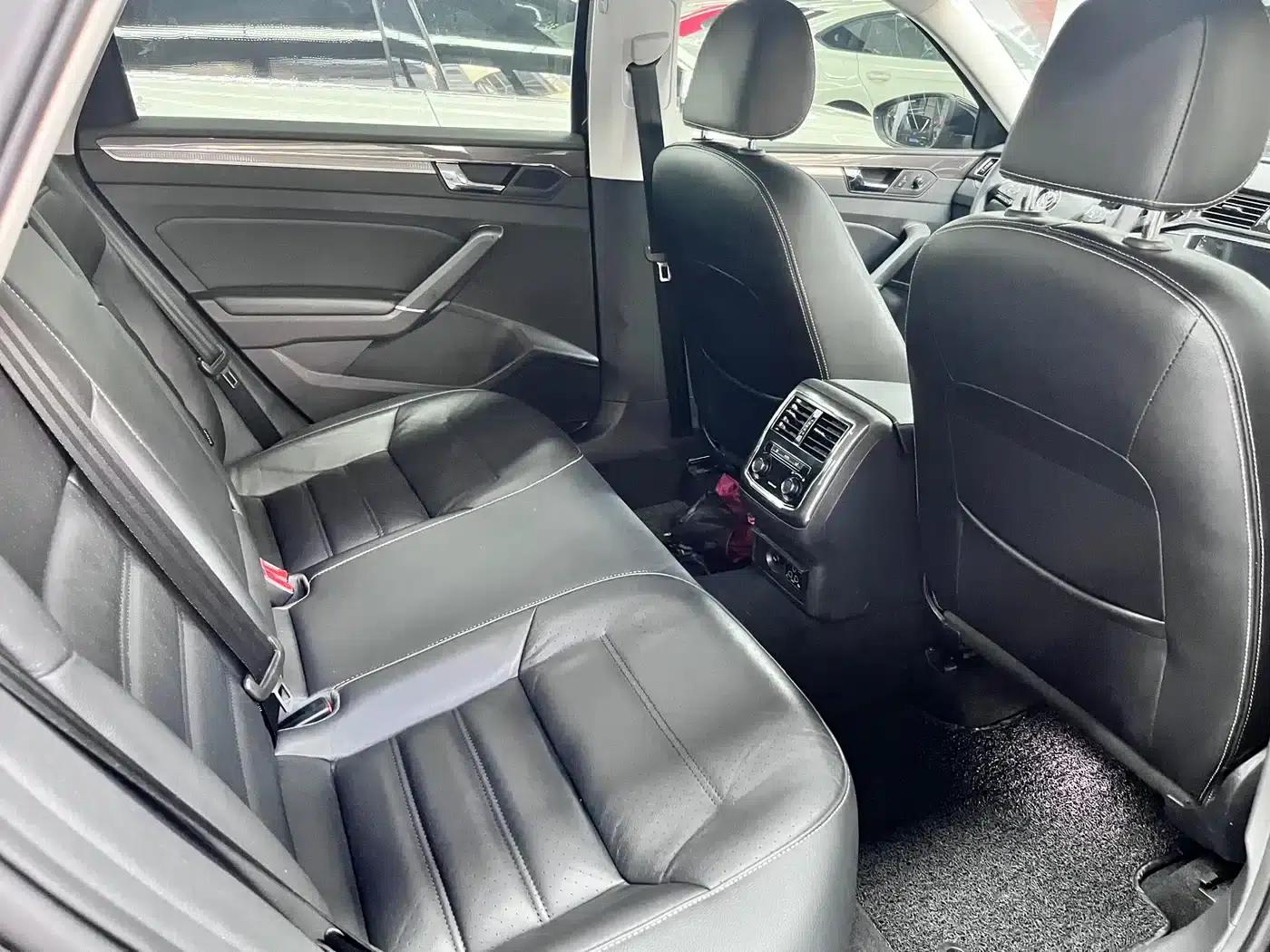 2017 Passat 330TSI DSG Royal Edition — миниатюра 13