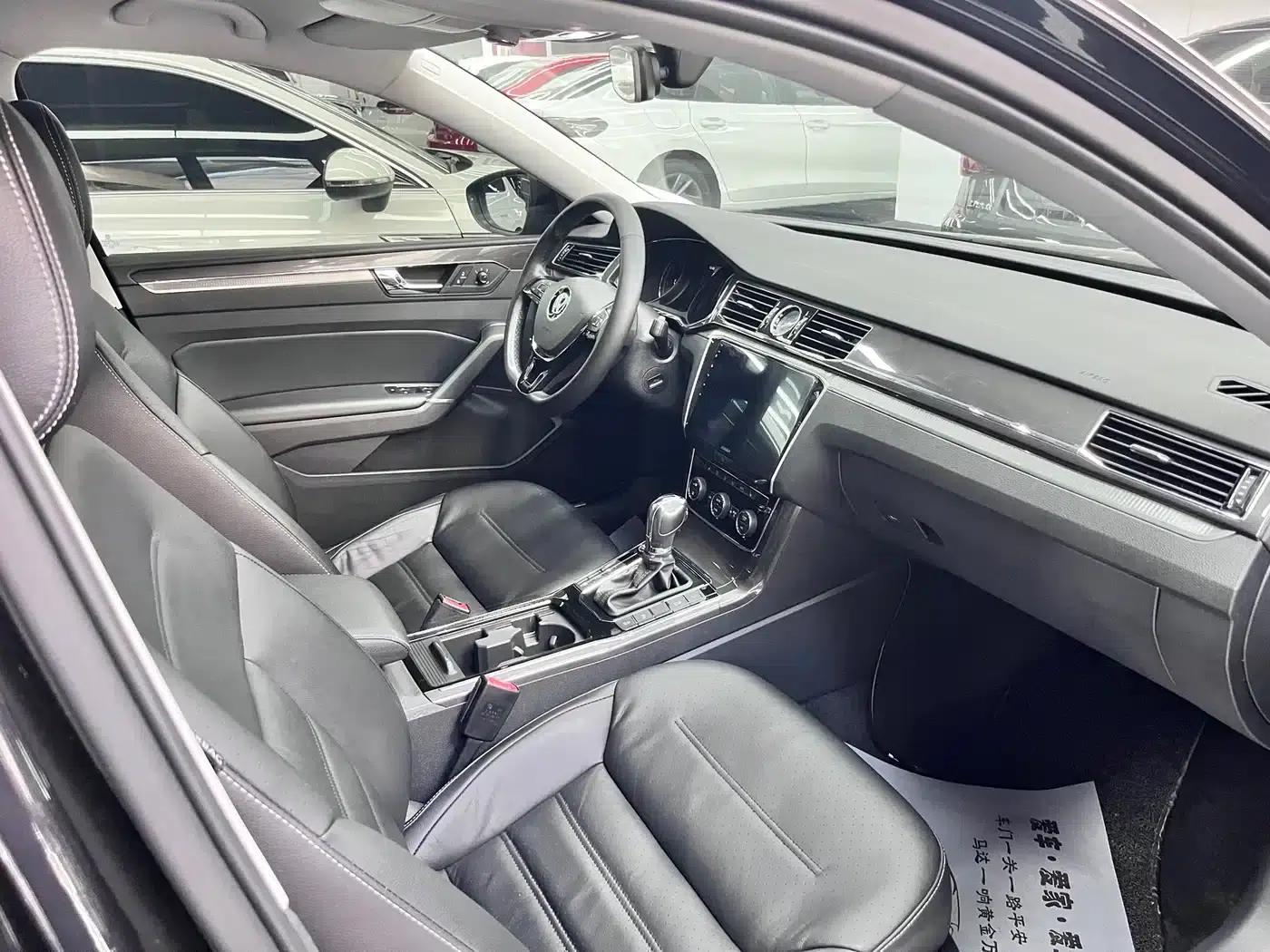2017 Passat 330TSI DSG Royal Edition — миниатюра 14