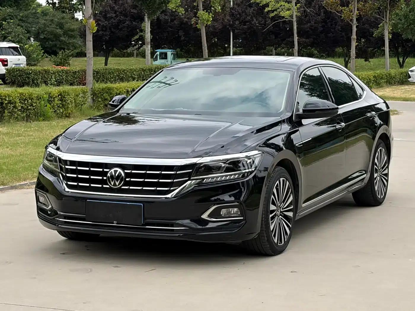 2020 Volkswagen Passat 330TSI Luxury Edition (China VI Emission Standard) — миниатюра 1