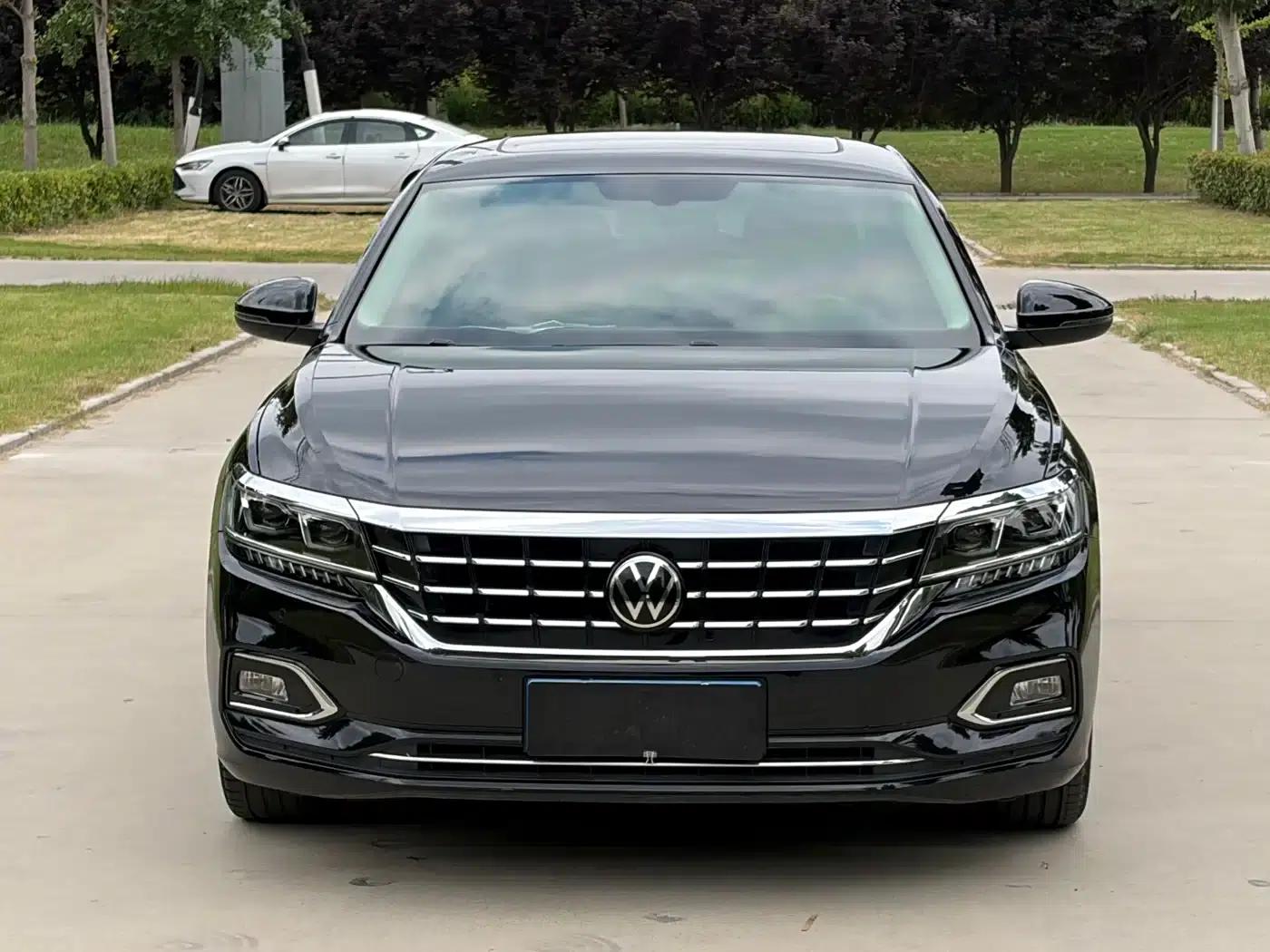 2020 Volkswagen Passat 330TSI Luxury Edition (China VI Emission Standard) — миниатюра 2