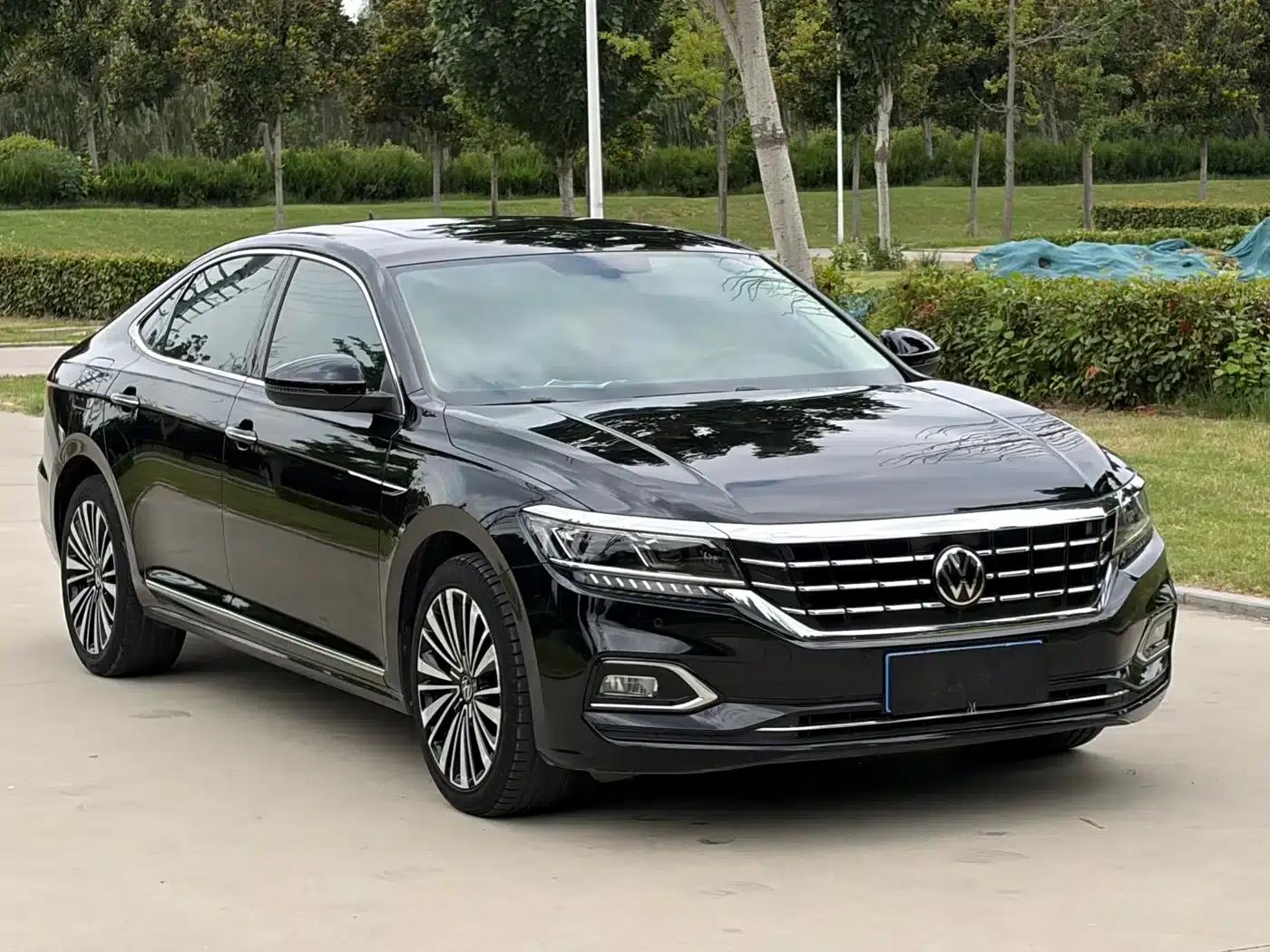 2020 Volkswagen Passat 330TSI Luxury Edition (China VI Emission Standard) — миниатюра 3