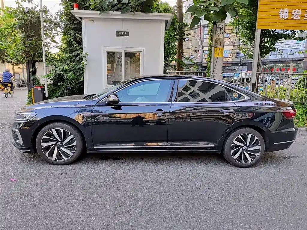 2024 Passat 380TSI Luxury Edition — миниатюра 3