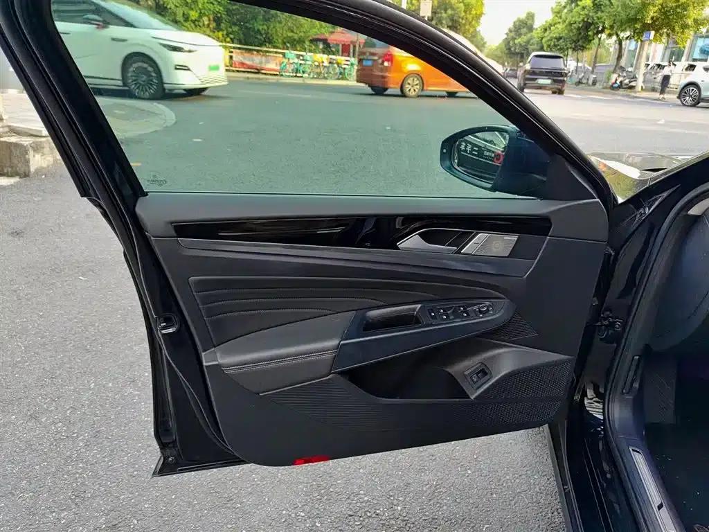 2024 Passat 380TSI Luxury Edition — миниатюра 6