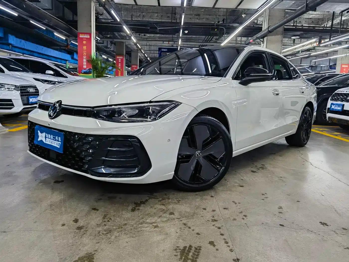 2025 Volkswagen Passat Pro 380TSI Starry Sky Dragon Edition — миниатюра 1