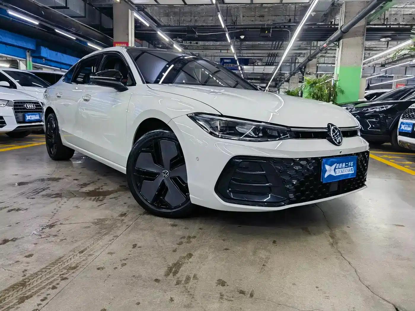 2025 Volkswagen Passat Pro 380TSI Starry Sky Dragon Edition — миниатюра 3