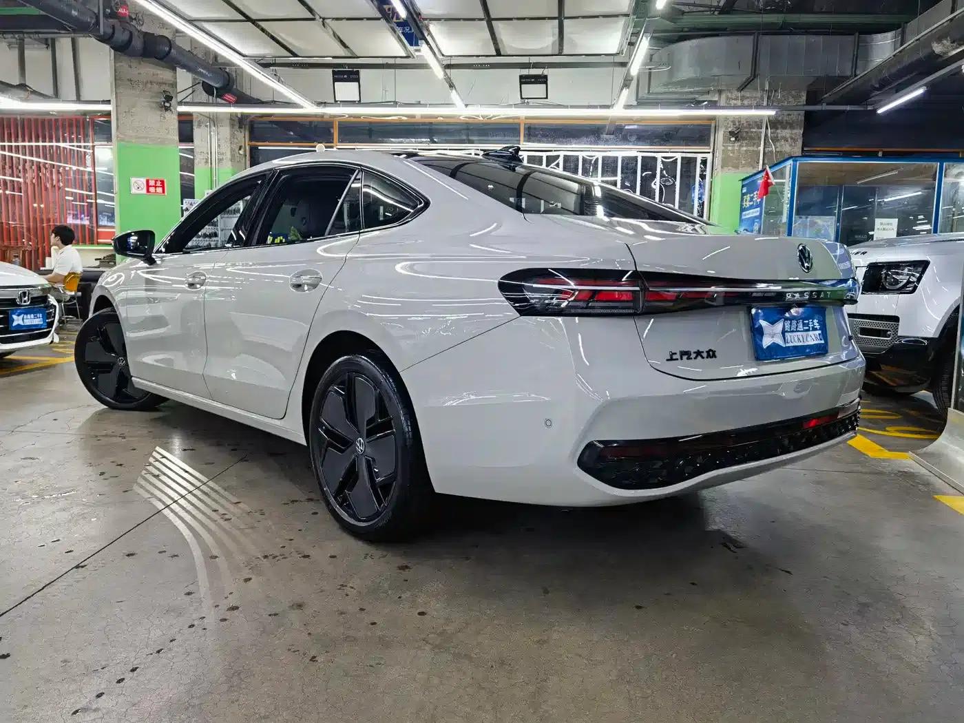 2025 Volkswagen Passat Pro 380TSI Starry Sky Dragon Edition — миниатюра 6