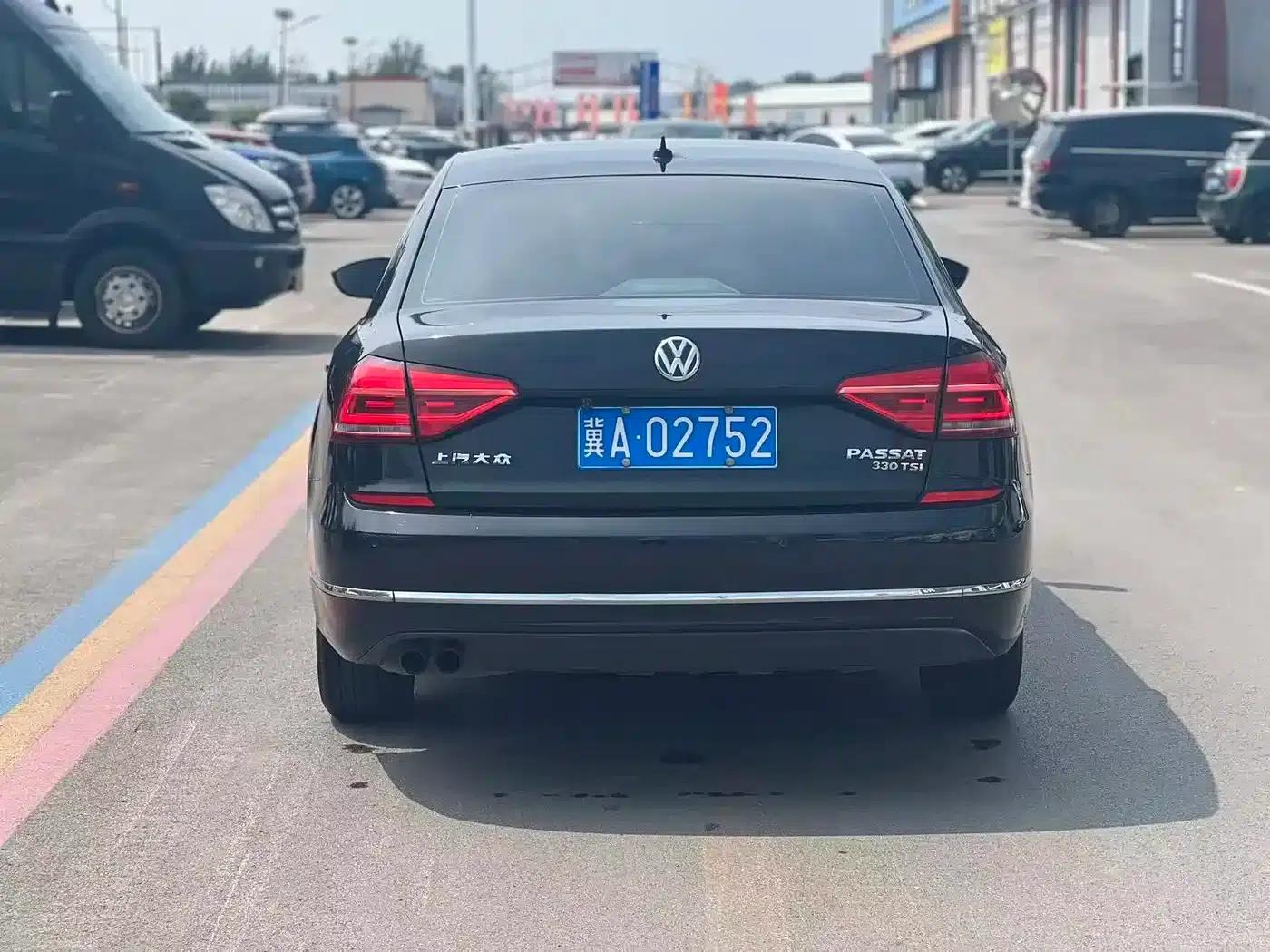 2015 Passat 1.8TSI Automatic Premium Edition — миниатюра 11