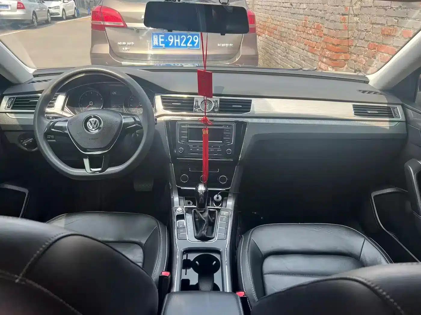 2015 Passat 1.8TSI Automatic Premium Edition — миниатюра 4