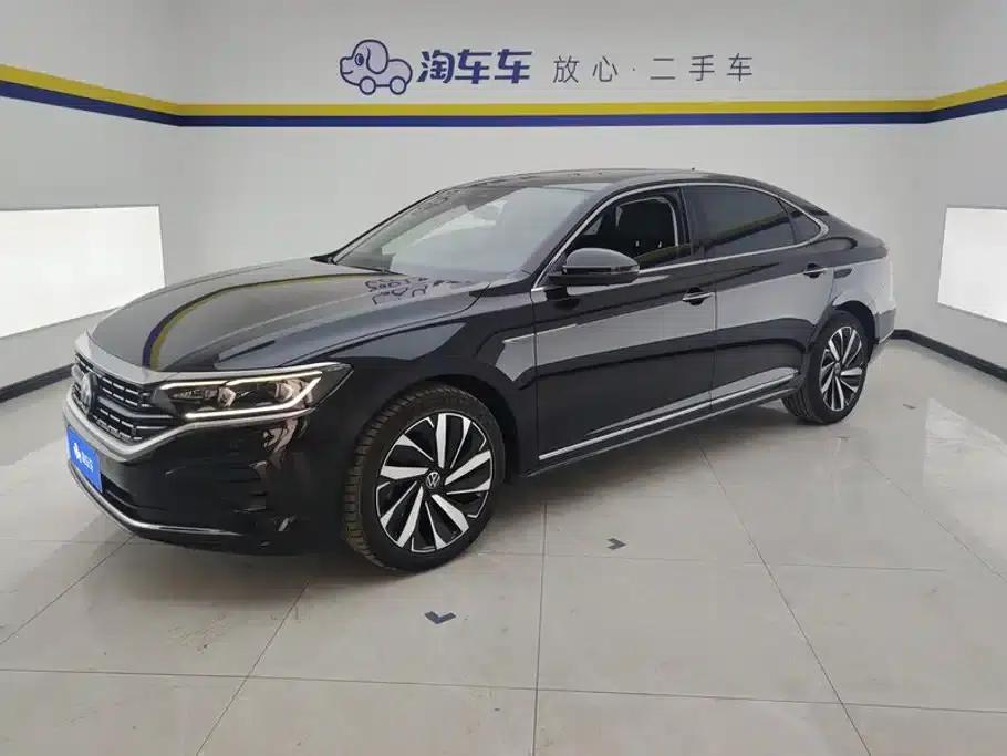 2023 Passat 330TSI Luxury Edition — миниатюра 1