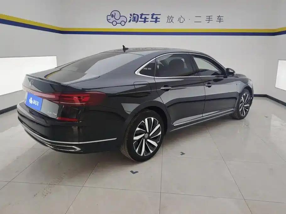 2023 Passat 330TSI Luxury Edition — миниатюра 3