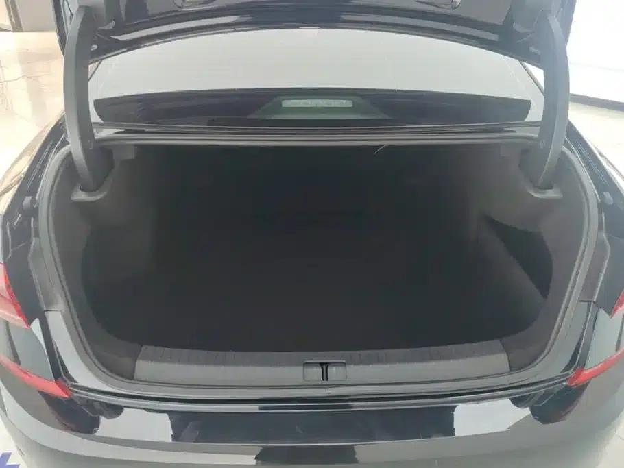 2023 Passat 330TSI Luxury Edition — миниатюра 4