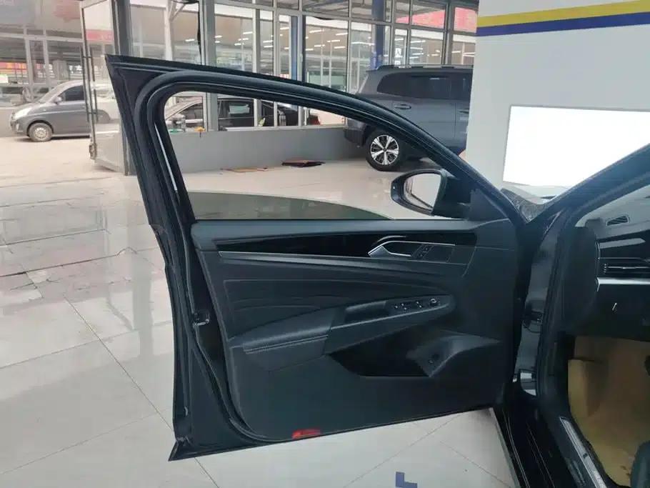 2023 Passat 330TSI Luxury Edition — миниатюра 7