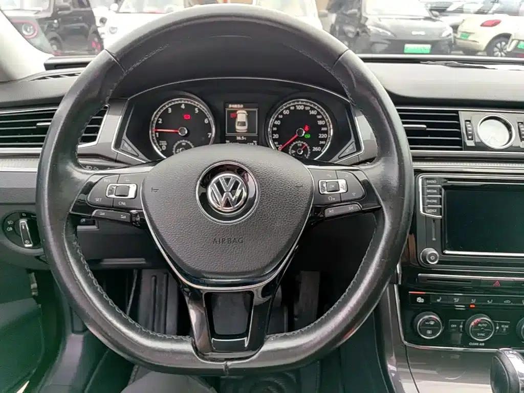2016 Passat 330TSI DSG Royal Edition — миниатюра 11