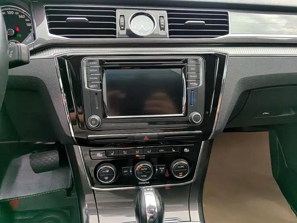 2016 Passat 330TSI DSG Royal Edition — миниатюра 13