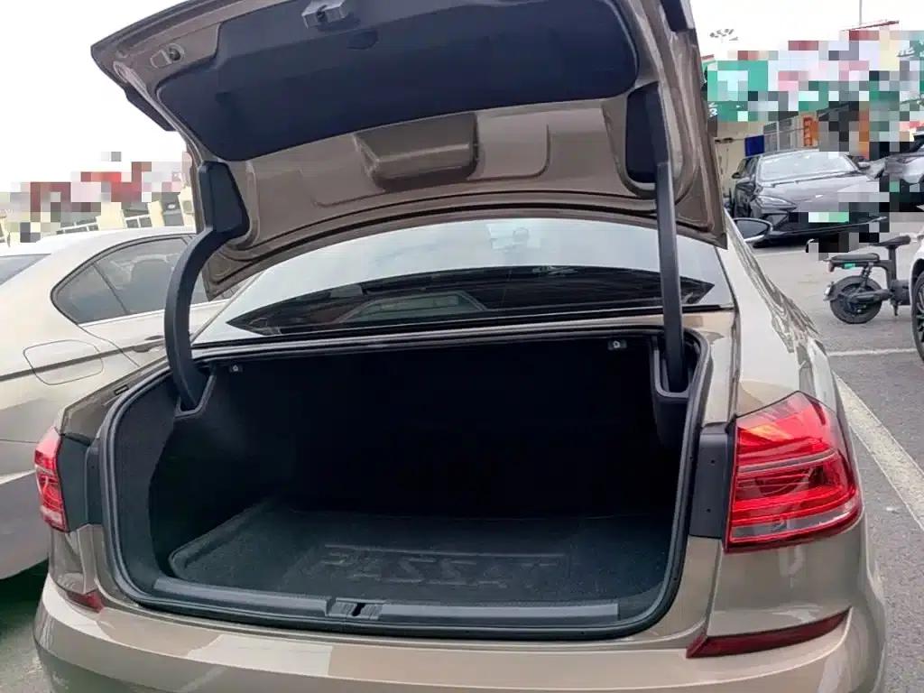 2016 Passat 330TSI DSG Royal Edition — миниатюра 19