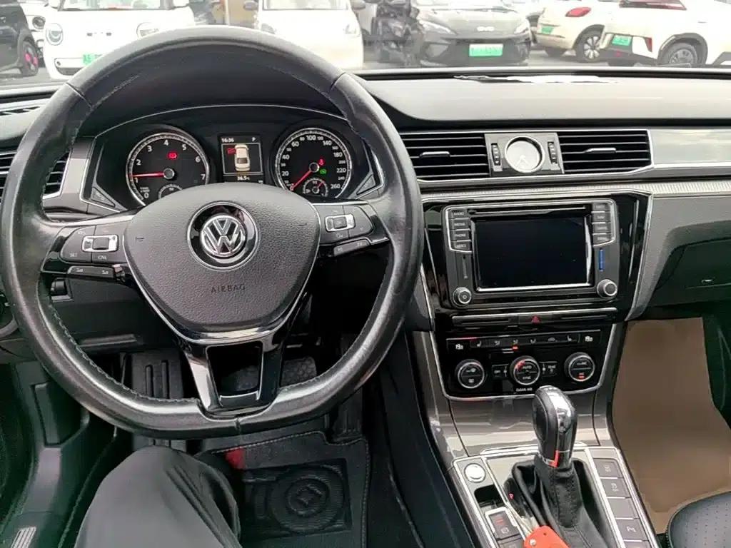 2016 Passat 330TSI DSG Royal Edition — миниатюра 10