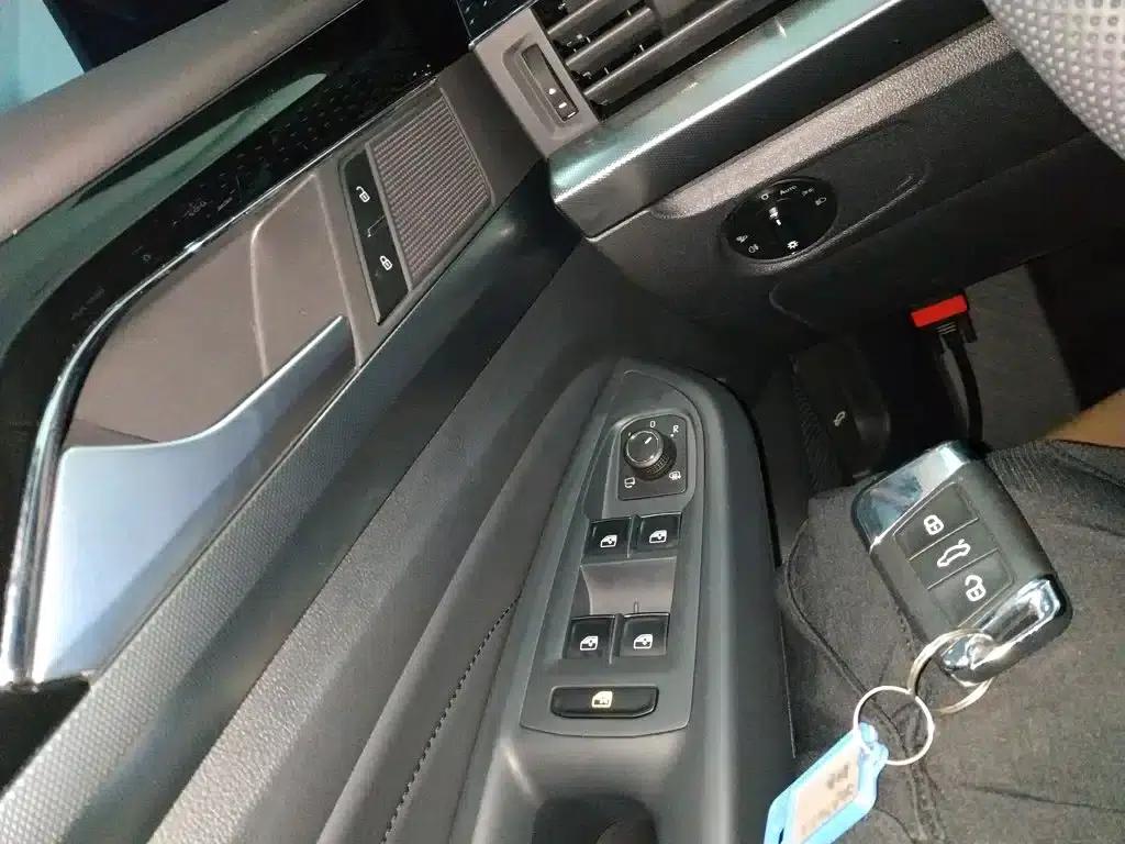 2024 Passat 380TSI Starry Sky Dragon Edition — миниатюра 9