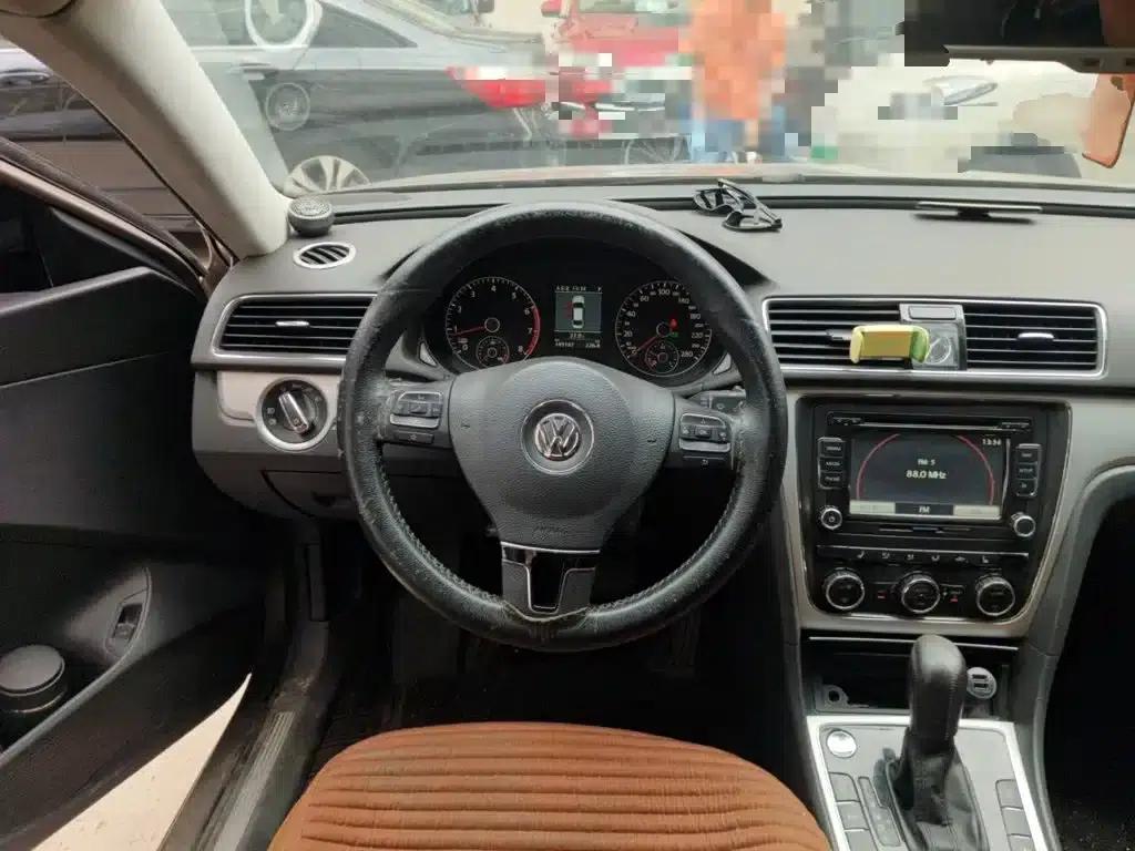 2014 Passat 1.8TSI DSG Royal Navigation Edition — миниатюра 3
