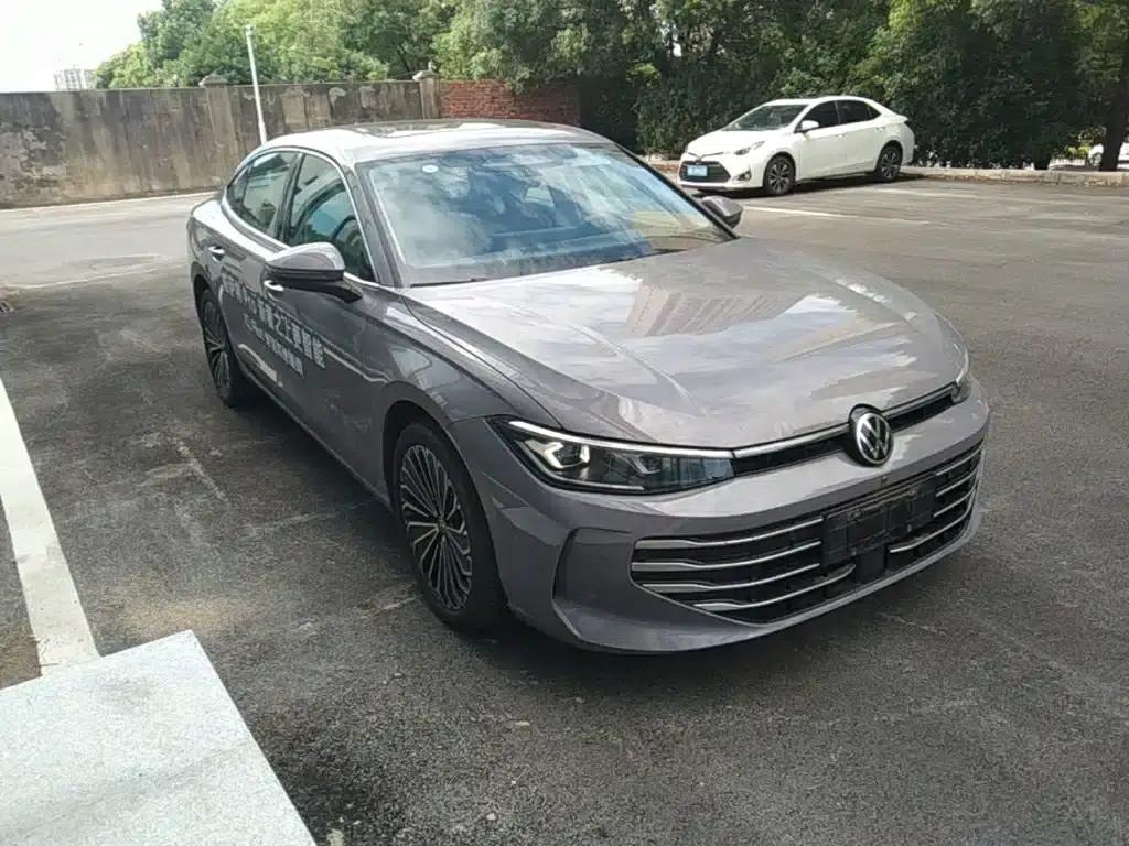 2025 Passat Pro 380TSI Starry Dragon Edition — миниатюра 4