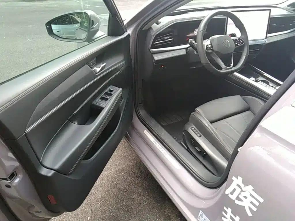 2025 Passat Pro 380TSI Dragon Edition — миниатюра 16