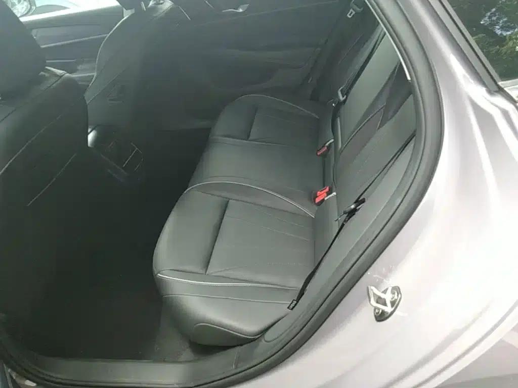 2025 Passat Pro 380TSI Dragon Edition — миниатюра 17
