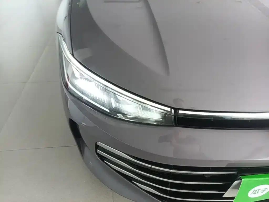 2025 Passat Pro 380TSI Dragon Edition — миниатюра 13