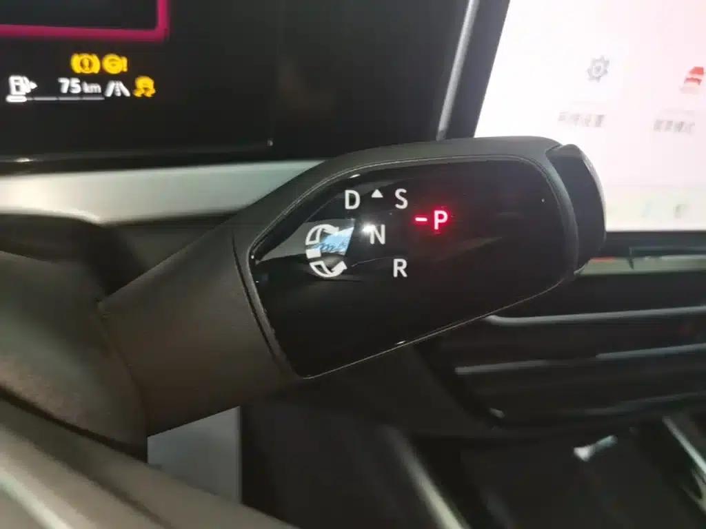 2025 Passat Pro 380TSI Starry Dragon Edition — миниатюра 14