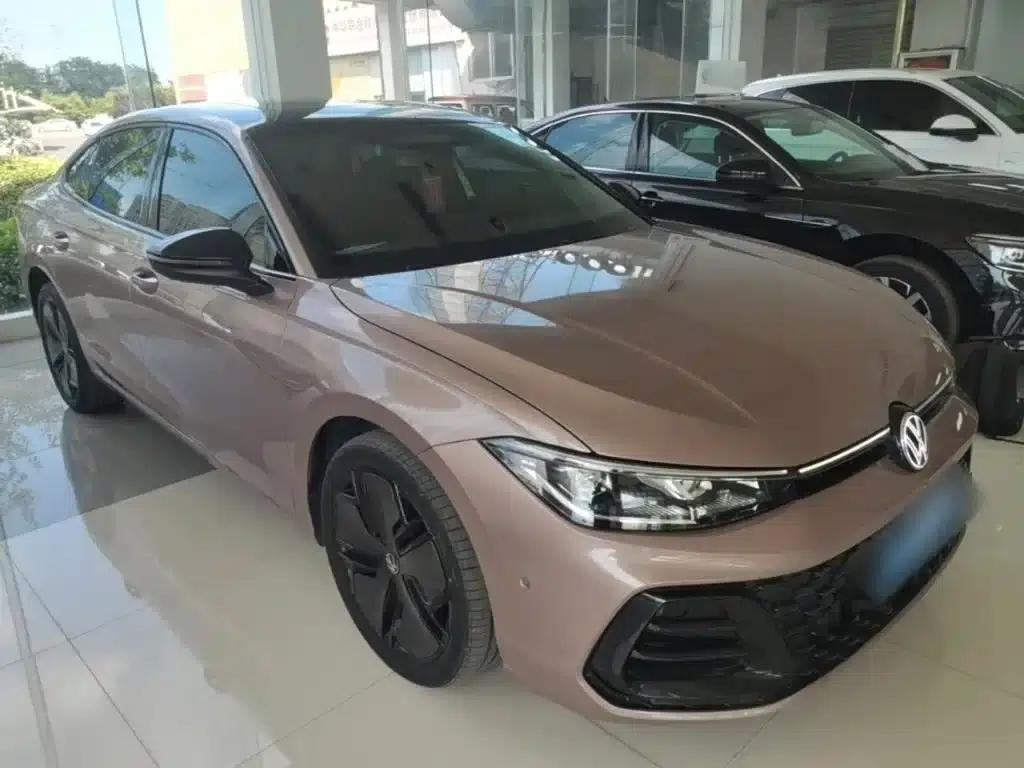 2025 Passat Pro 380TSI Starry Dragon Edition — миниатюра 4