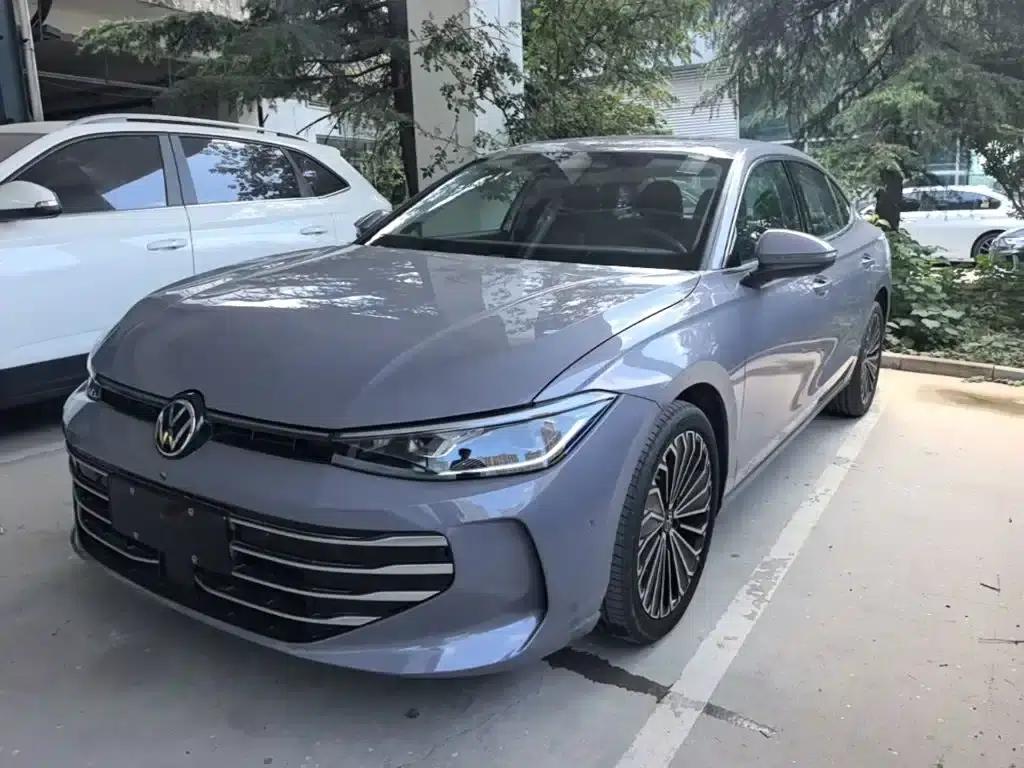 2025 Passat Pro 380TSI Dragon Edition — миниатюра 1