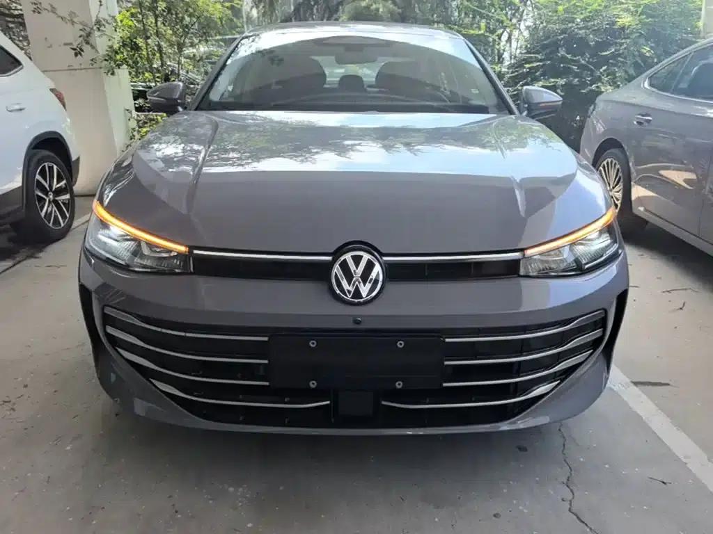 2025 Passat Pro 380TSI Dragon Edition — миниатюра 3