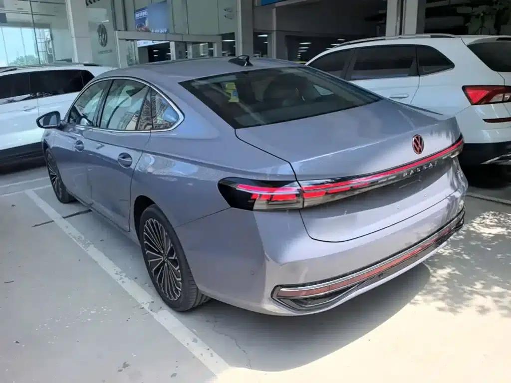 2025 Passat Pro 380TSI Dragon Edition — миниатюра 5