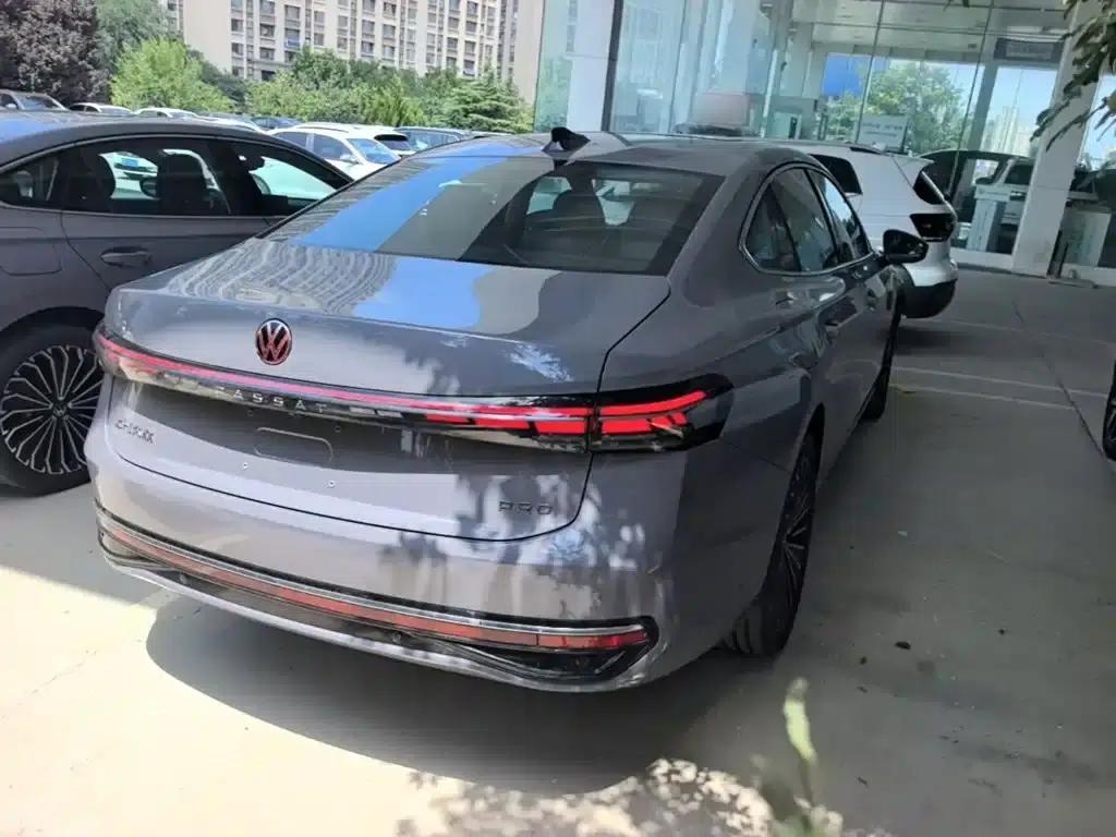 2025 Passat Pro 380TSI Dragon Edition — миниатюра 7