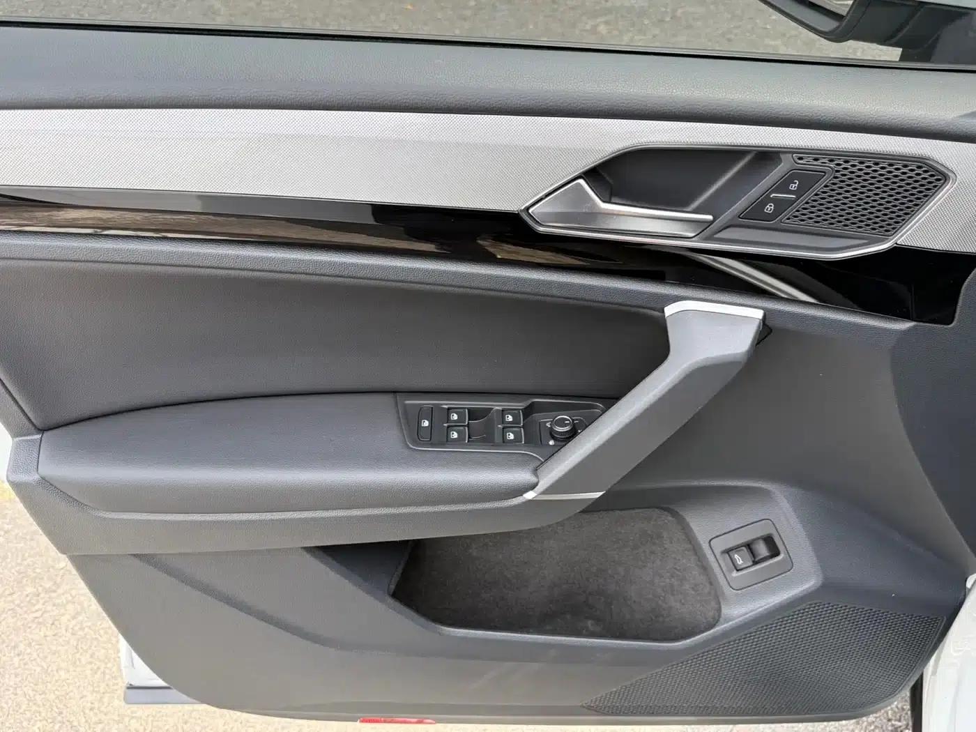 Tayron 2022 280TSI 2WD Luxury Intelligent Edition — миниатюра 10