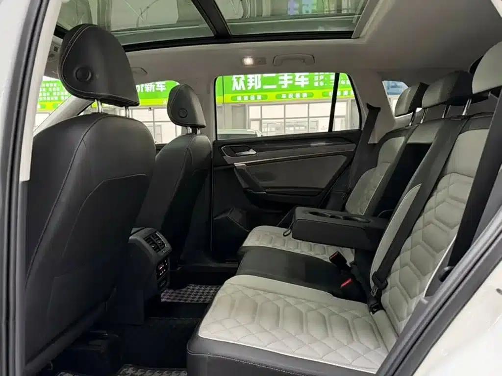 Tayron 2023 330TSI 2WD Luxury Plus Advanced Edition — миниатюра 6